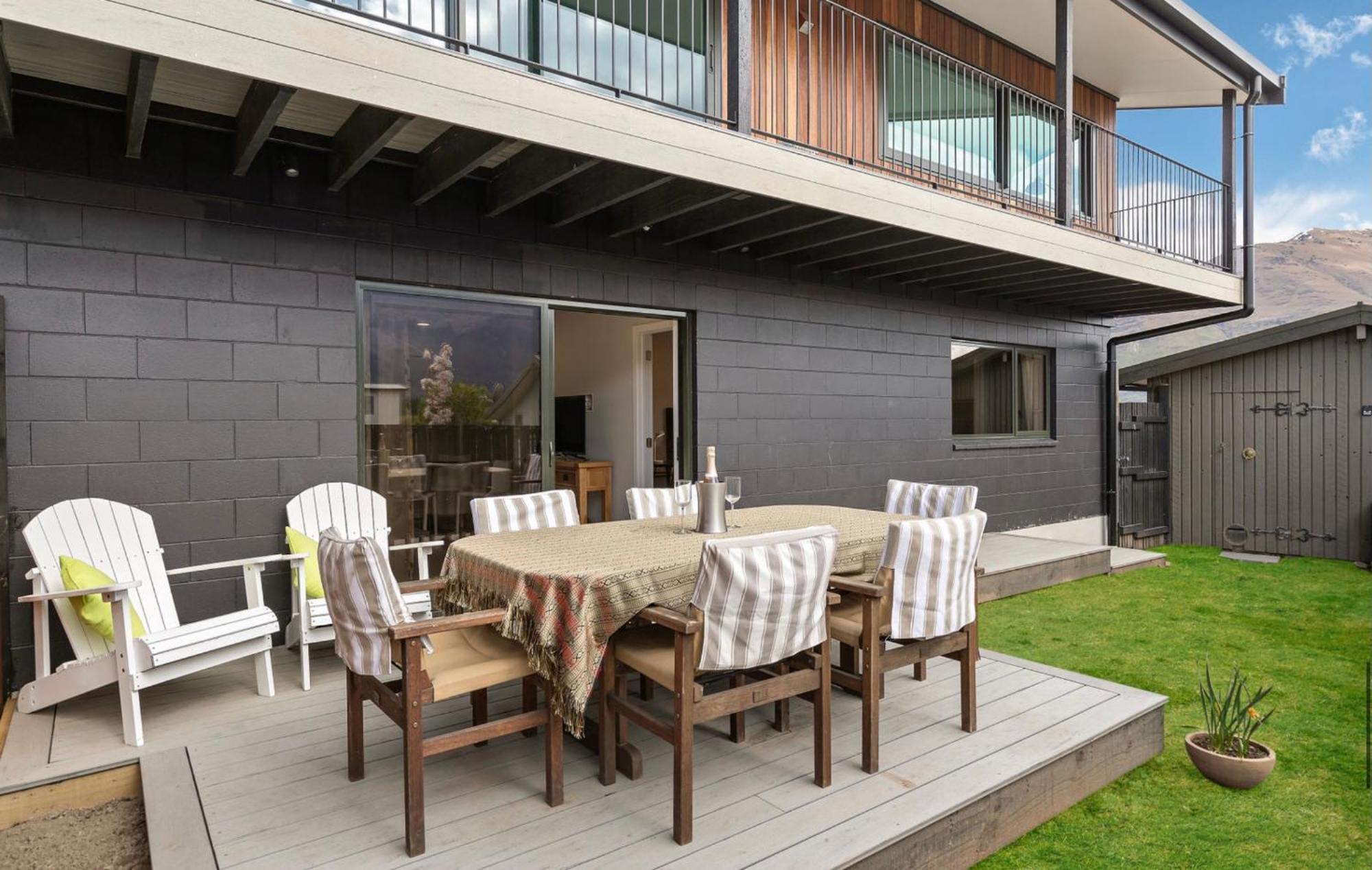 Amber View Apartment Куийнстаун Екстериор снимка