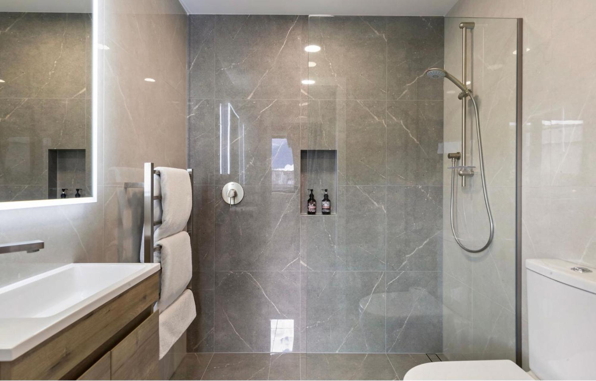 Amber View Apartment Куийнстаун Екстериор снимка