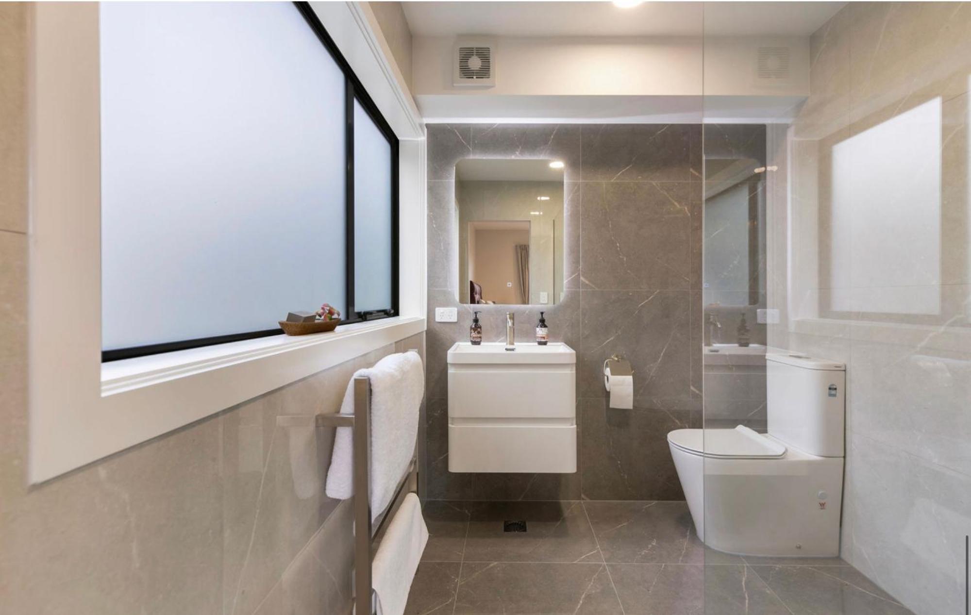 Amber View Apartment Куийнстаун Екстериор снимка